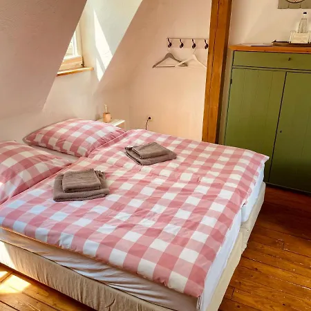 Moments Cafe & Apartmenthaus Thurnau Exterior photo